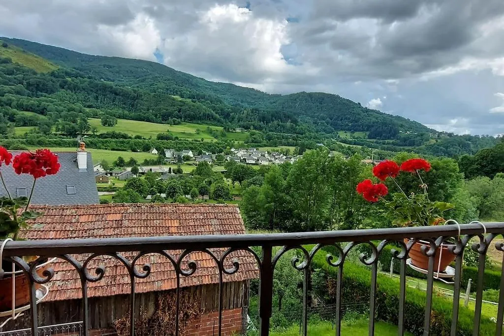 Aux Vallons Melodieux Villa Thiezac Holiday home